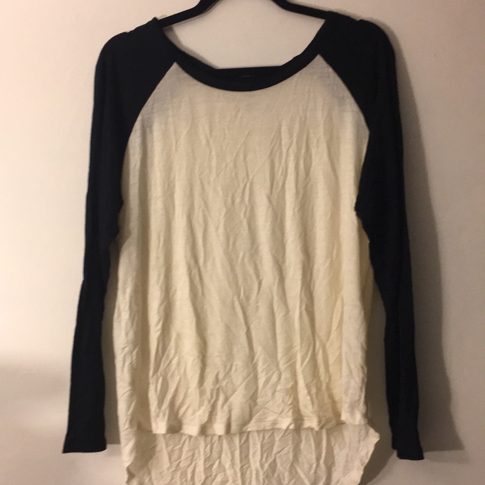 NWOT simple flowy black and white baseball tee